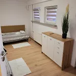 44 Slaska Apartmán *