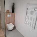 44 Slaska Apartmán *