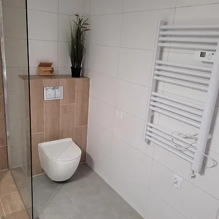 44 Slaska Apartment *