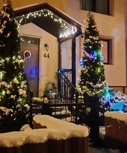 44 Slaska Apartment *